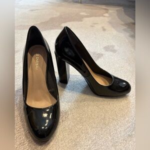 Le Chateau Black Patent Leather  Block Heels size 8 / 38